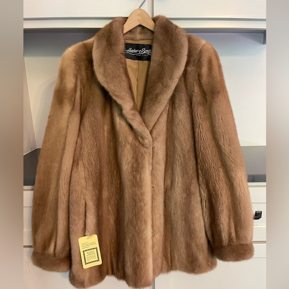 Gorgeous Blond Mink Jacket - Picture 3 of 12